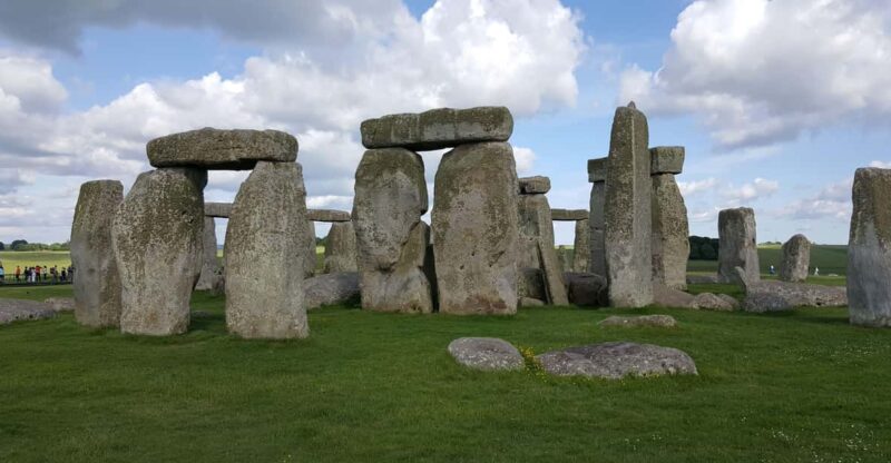 1/2 Day Tour to Stonehenge - Transportation and Accessibility