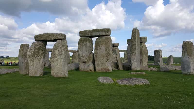 1/2 Day Tour to Stonehenge - Itinerary Highlights
