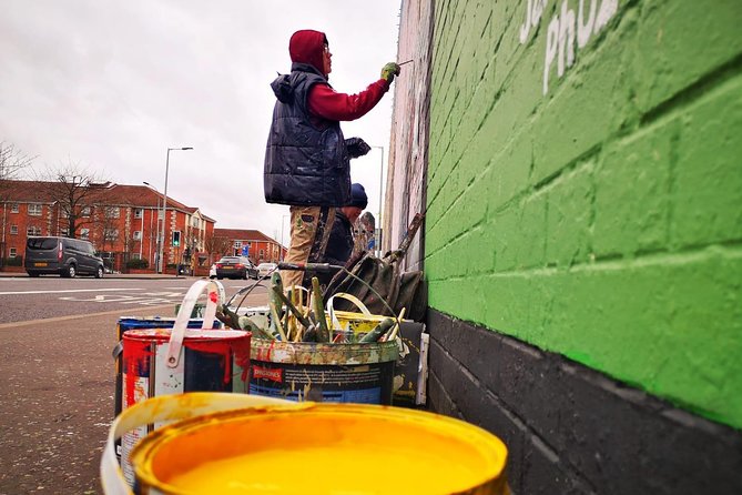 1.5 Hours Belfast Black Cab and Murals Tour - Tour Overview
