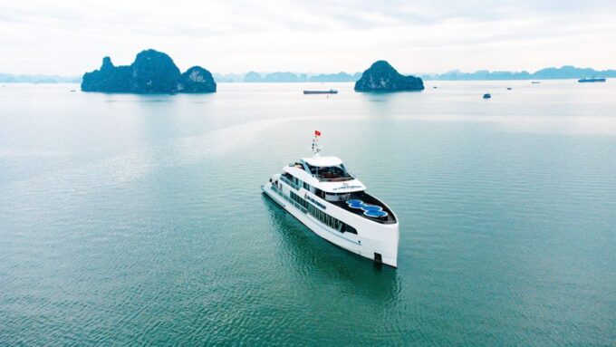 1 Day 5 Stars Cruise : Swimming, Hiking and Kayaking - Booking Information