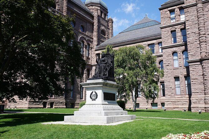 1 Day City Sightseeing Tour at Toronto City - FAQ