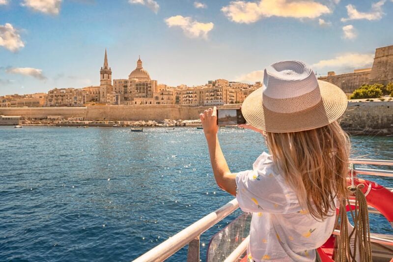 1-Day Hop-On Hop-Off Bus + Harbour Cruise (CMO) - The Value of the Experience