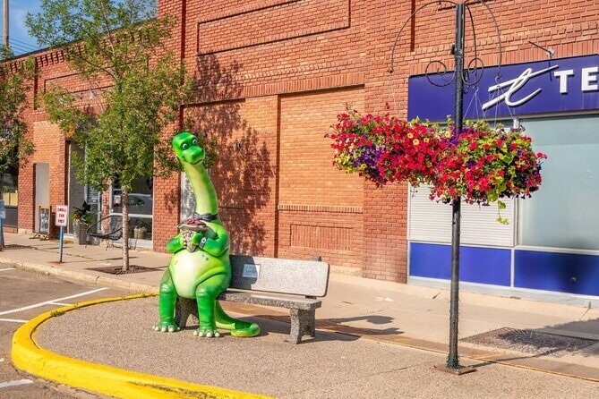 1 Day of Dinosaurs and Hoodoos From Calgary to the Drumheller - Price and Value