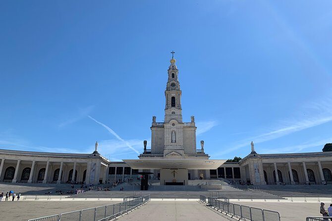 1-Day Private Tour to Fatima, Battle, Nazareth and Óbidos - Key Points
