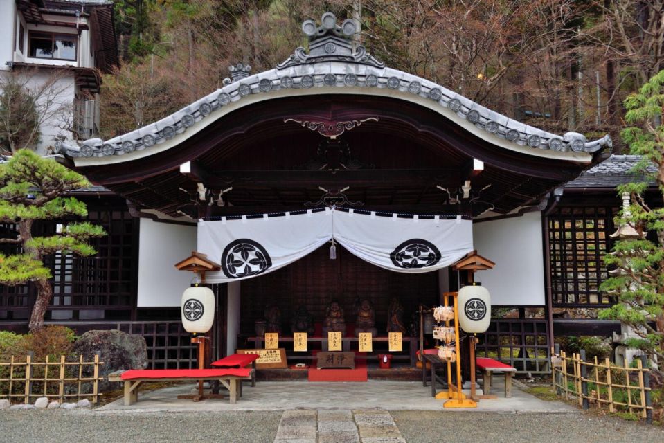 1-Day Tour From Takayama: Unveiling the Charm of Gero Onsen - Gero Onsen Gassho Village: Architectural Treasures