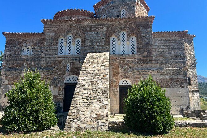1-Day Tour in Blue Eye, Monastery, Gjirokaster and Lekursi Castle - Final stop: Lekuresi Castle