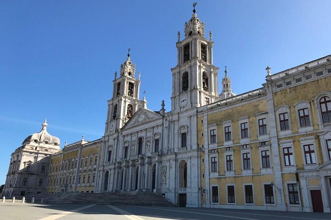 1-day tour to Queluz Palace, Mafra Monastery, Ericeira and Castelo dos - Key Points