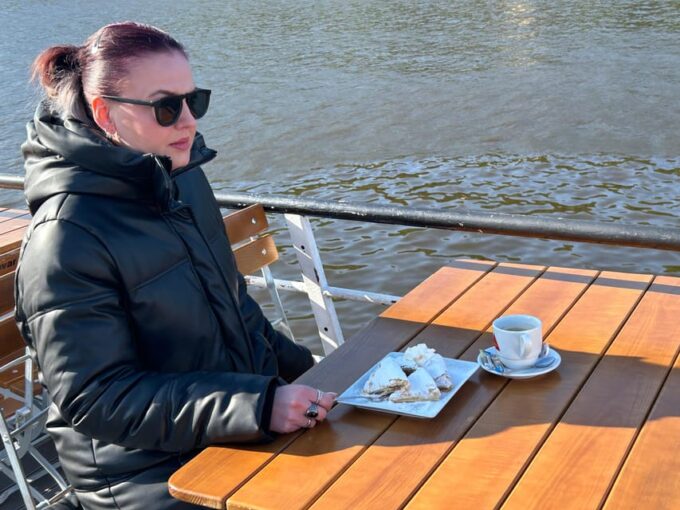 1 Hour Boat Cruise With Fragrant Coffee and Homemade Strudel - Duration and Availability