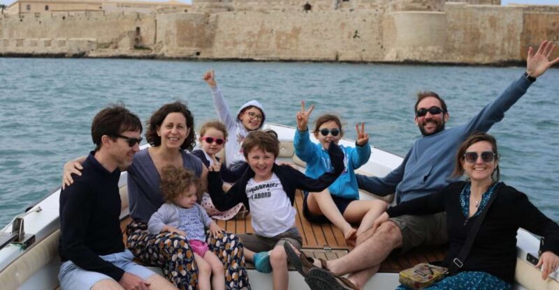 1-Hour Boat Tour With Visit to Sea Caves and Ortigia Island - Tour Experience