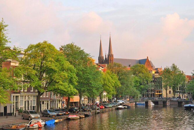 1-Hour Canal Cruise in the Evening Review - Key Points