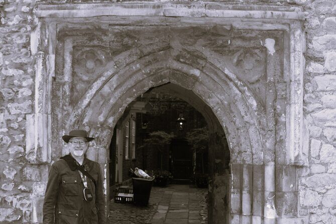 1 Hour Guided AI Walking Tour from Big Ben London in Any Language - In-Depth Breakdown of the Itinerary