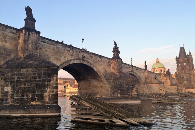 1 Hour Prague Panoramic Vltava River Sightseeing Cruise - Onboard Amenities and Audio Guides