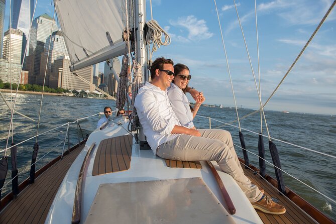 1 Hour Private Charter in New York Harbor for up to 6 People - Key Landmarks to Explore
