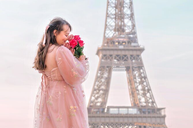 1 Hour Private Photo Session experience with the Eiffel Tower - What Is the Experience Like?