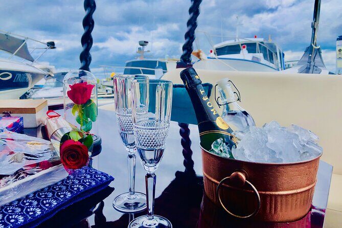 1 Hour Private Romantic Gondola Cruises in Banksia Beach - Key Points
