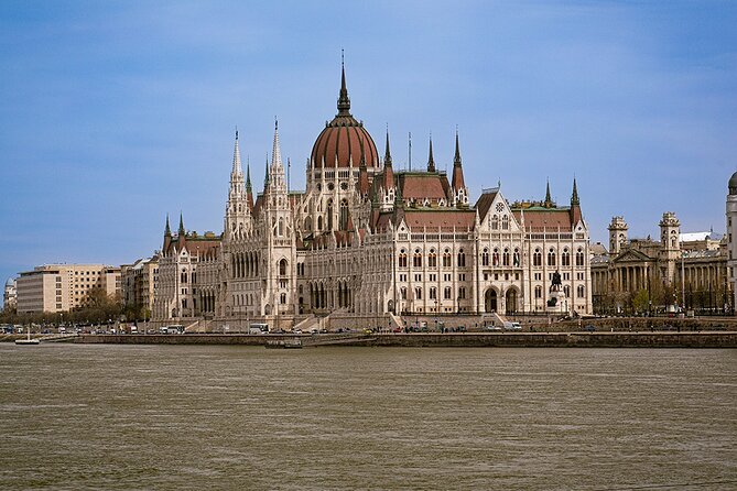 1 Hour Sightseeing Cruise in Budapest - Cruise Inclusions and Restrictions