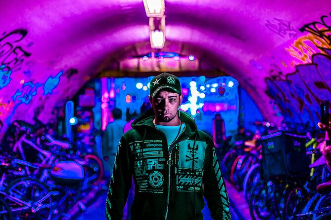 1 Hour Tokyo Cyberpunk Photo Session - Additional Considerations