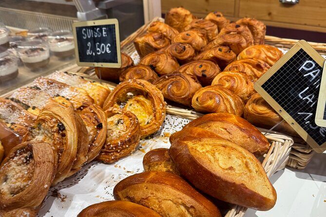 #1 Montmartre Pastries & Chocolate Food Tour with 6+ Tastings - Analyzing the Tour’s Value