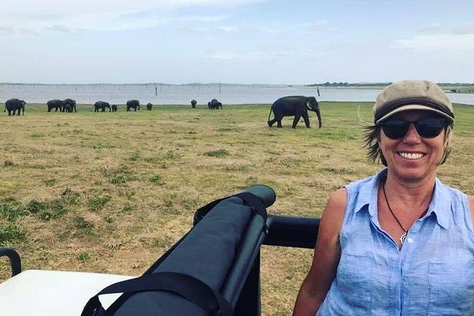 10 Days Tour in Sri Lanka (Hotels With Breakfast & Luxury Car) - Discover Charming Galle