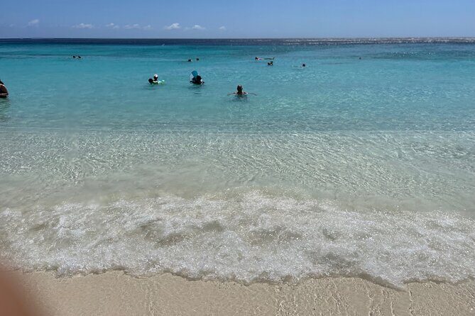 10 Seats Private Van Beach hopping (AC) - The Sum Up