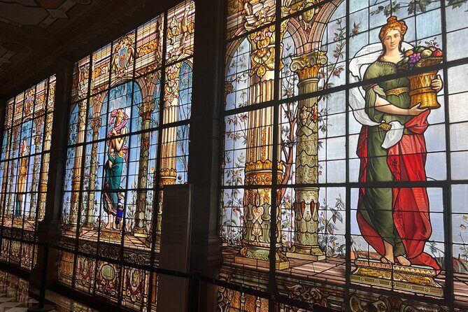 100% private tour in Chapultepec Castle & around (with transport) - How This Tour Stands Out