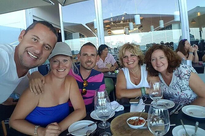 10h guided tour of Fátima Óbidos Nazaré Batalha and Alcobaça - FAQs