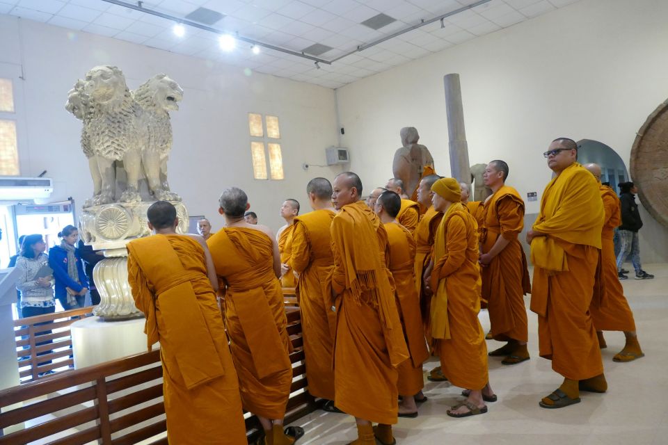 15 Days Buddhist Trail Tour in India & Nepal With Taj Mahal - Accommodation and Meals