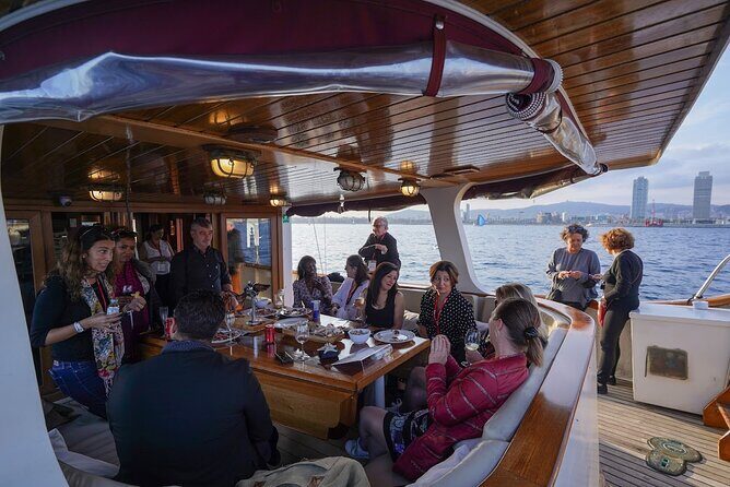 1,5 Hour sunset Tour on a Historical Boat with music DJ &, drinks - Real Traveler Perspectives