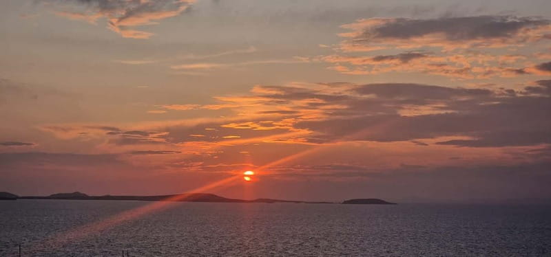 16th Century Mansion tour - Wine Bottle and Plateu Sunset! - Key Points