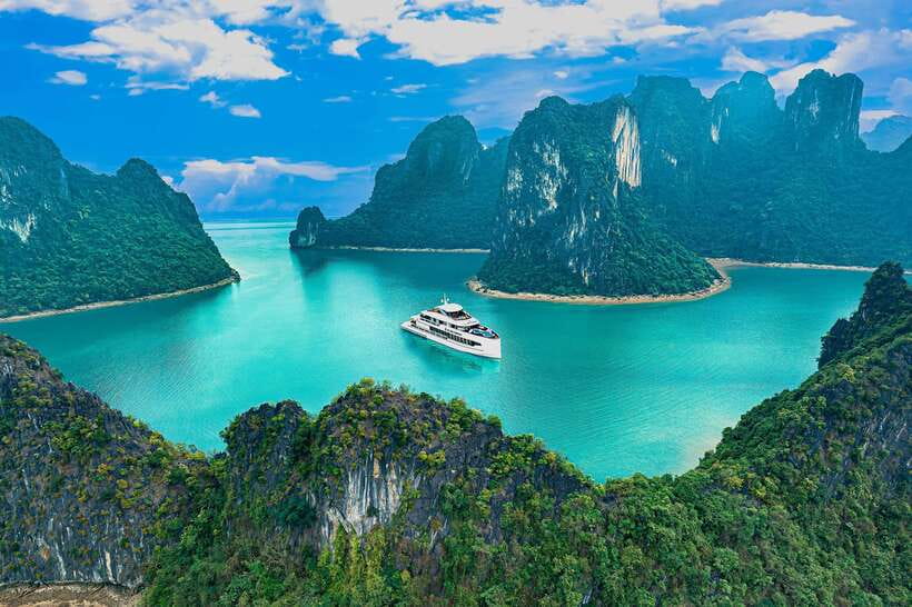 1Day 5 Stars Cruise:Swimming,Hiking & Kayaking, - Included Features