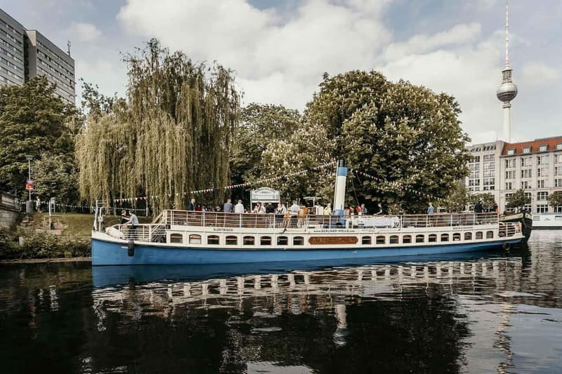 1h Berlin-Cruise with 140 year old electrified steamship - The Experience: What to Expect on the 1-Hour Cruise