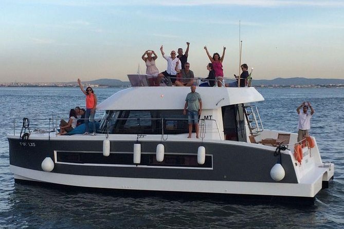 1H Power Catamaran up to 18 People in Lisbon - Accessibility Considerations