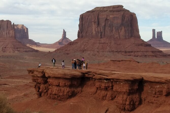 2.5 Hours Monument Valley Historical Sightseeing Tour by Jeep - Vehicle Options and Comfort