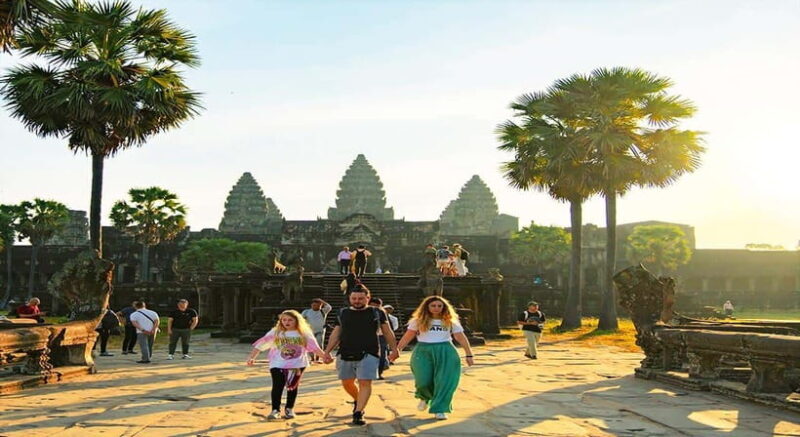 2-Day: Angkor Temple Treasures and Unique Floating Lifestyle - Exploring the Temples of Angkor — Day 1  