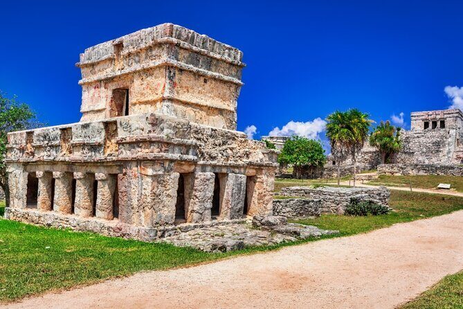 2-Day Combo: Isla Mujeres Sailing And Tulum Mayan Ruins - Exploring the Tulum Archaeological Site