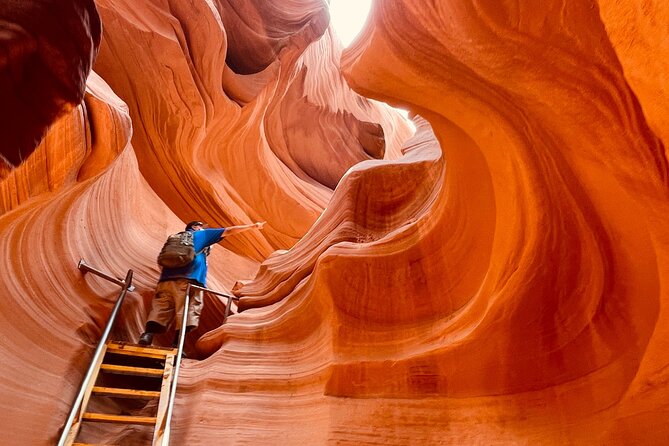 2-Day Grand Canyon, Antelope Canyon, Monument Valley and Sedona - Exploring Antelope Canyon
