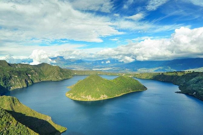 2-Day Private Tour to Otavalo Market, Cuicocha Lake, Peguche and Condor's Park - Exploring Cuicocha Lake