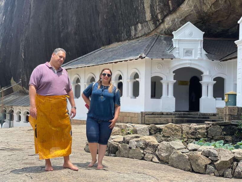 2 Day tour from Kandy: Sigiriya Polannaruwa and Anuradhapura - Day 2: Sacred Sites of Anuradhapura and Return to Kandy