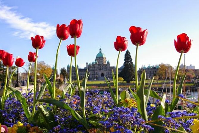 2-Day Victoria & Butchart Gardens Tour With Overnight at the Inn at Laurel Point - Itinerary and Activities