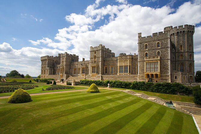 2-Day Windsor, Stonehenge, Bath & Oxford Tour Including Admission - Windsor Castle Exploration