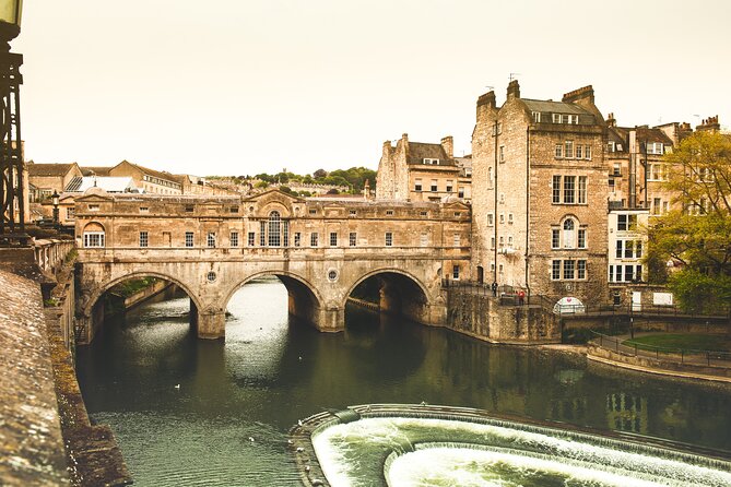 2-Day Windsor, Stonehenge, Bath & Oxford Tour Including Admission - Stonehenge Insights