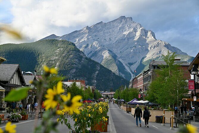 2 Days Banff and Jasper Tour : Lakes, Glaciers and Hot Springs - Who Should Consider This Tour?