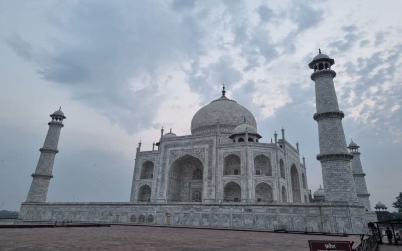 2 Days Delhi and Agra Tour by Car With an Approved Guide - Key Points