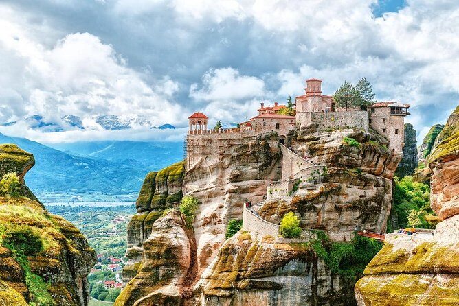 2 DAYS DEPHI -METEORA & Thermopylae Private Trip From Athens - An Introduction to This Greek Adventure