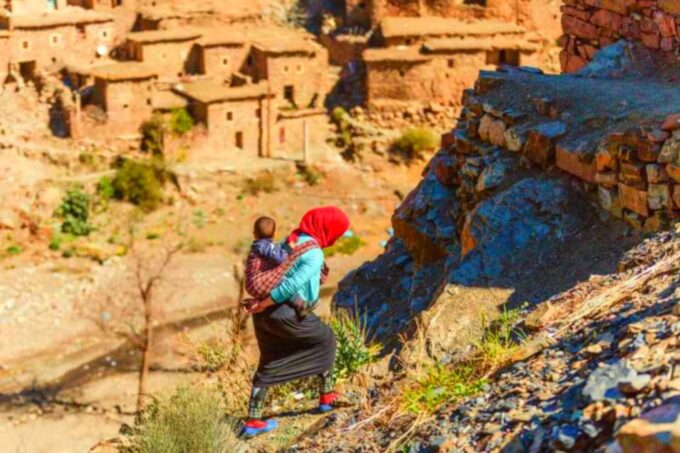 2 Days Desert Agafay and Atlas Mountains Trek From Marrakech - Lunch at Desert Camp