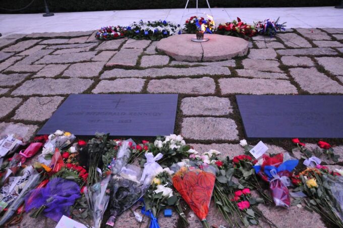 2-Hour Arlington Cemetery Morning Guided Walking Tour - Kennedy Family Grave Site