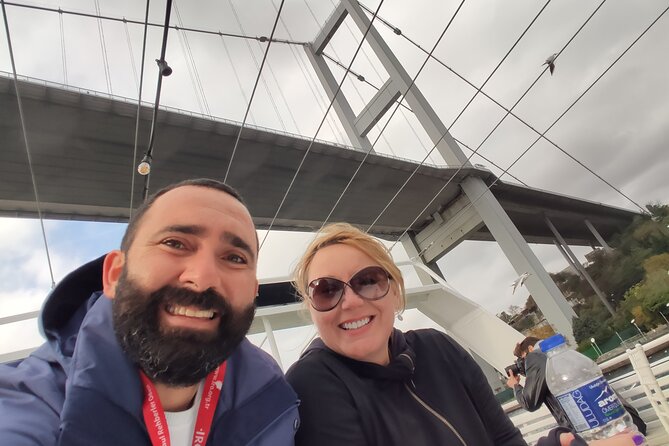 2-Hour Bosphorus Cruise in Istanbul With Guide - Tour Expertise and Group Size