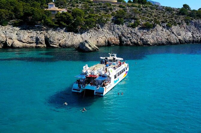 2-Hour Excursion in a Catamaran Around the Bay of Mallorca - Scenic Highlights of the Excursion