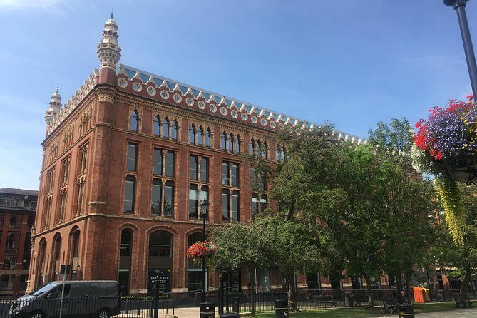 2 Hour Leeds Highlights Walking Tour - The Sum Up