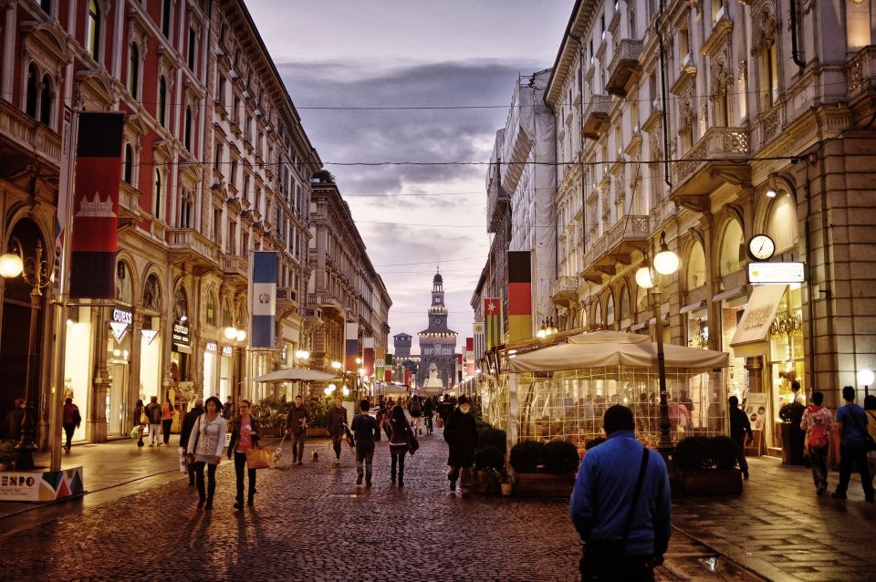 2-Hour Milan by Night Walking Tour - Guided Tour Experience